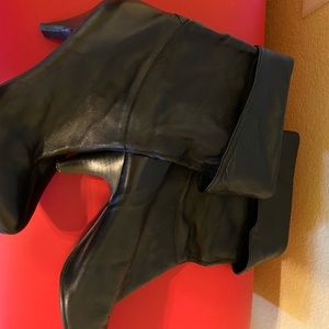 Black leather Argentinian boots